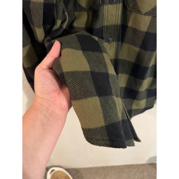 Wrangler men's green and black Buffalo plaid flannel fleece button up shacket - Picture 6 of 10